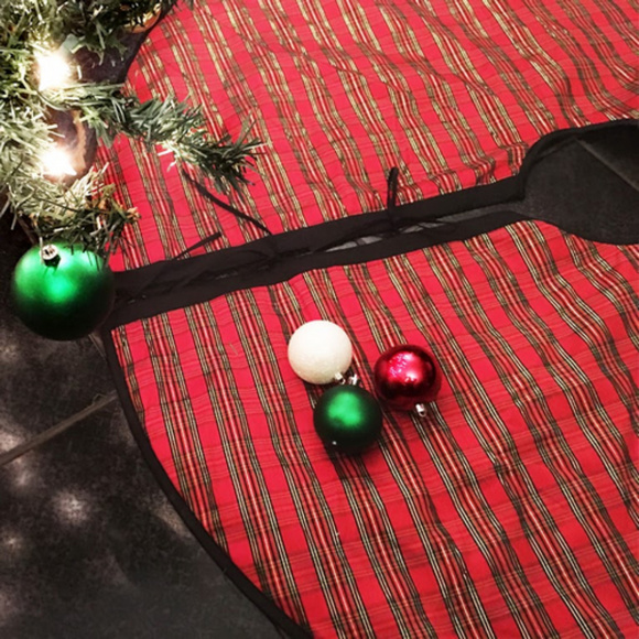 Tartan Plaid Tree Skirt Black Red Gold 54" Round - Picture 1 of 7